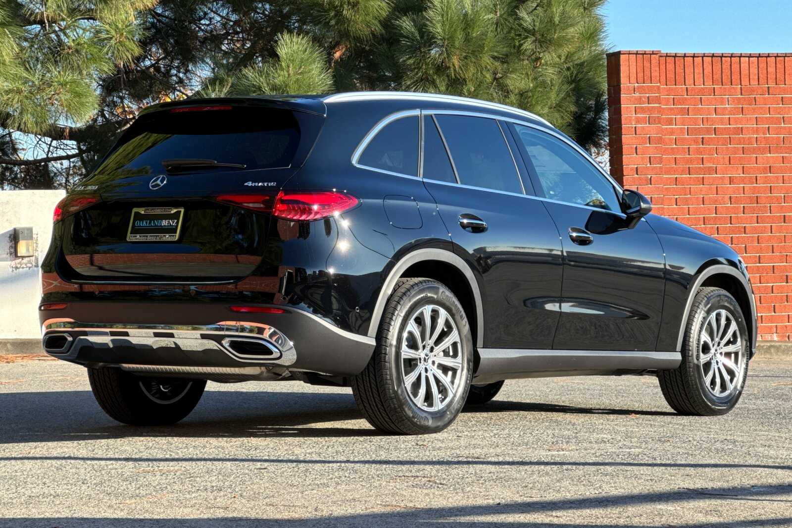 2026 Mercedes Benz GLC 300 4MATIC photo 2