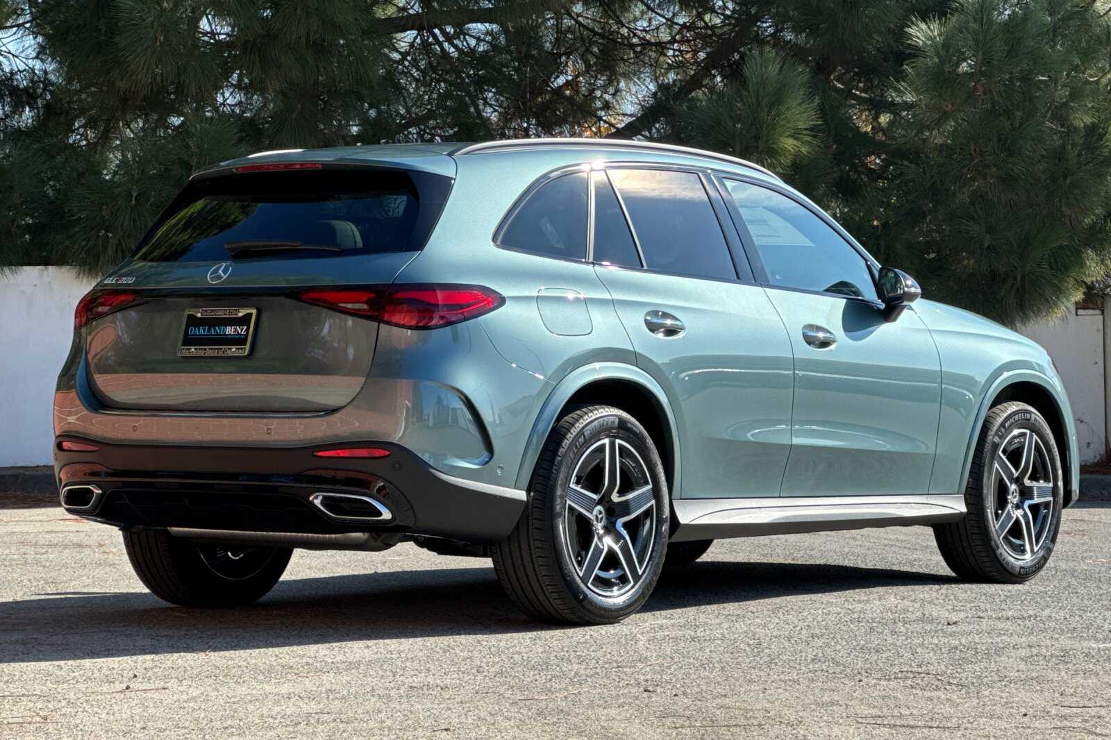 2026 Mercedes Benz GLC 300 photo 3