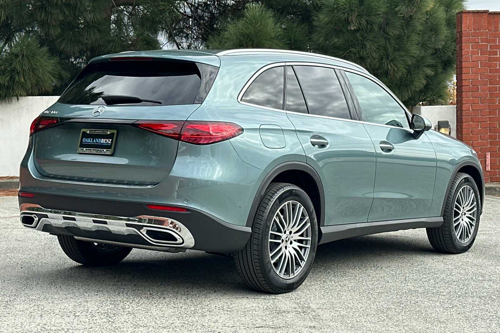 2026 Mercedes Benz GLC 300 photo 4