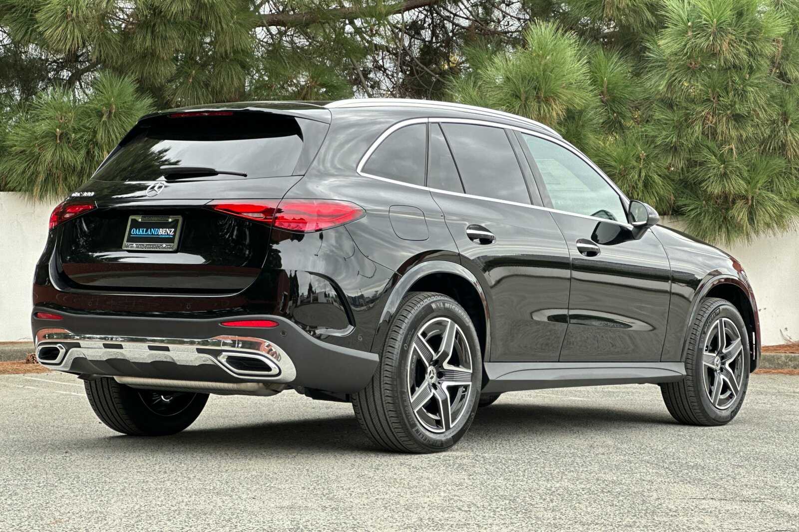 2026 Mercedes Benz GLC 300 photo 4