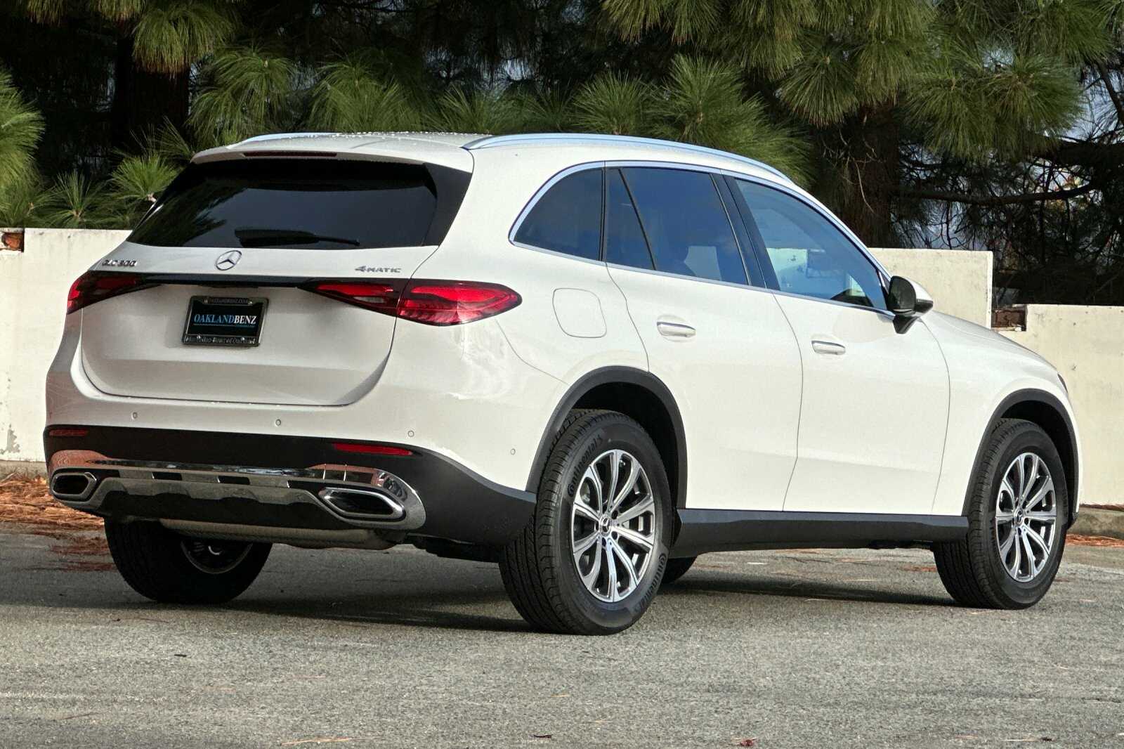 2026 Mercedes Benz GLC 300 4MATIC photo 4