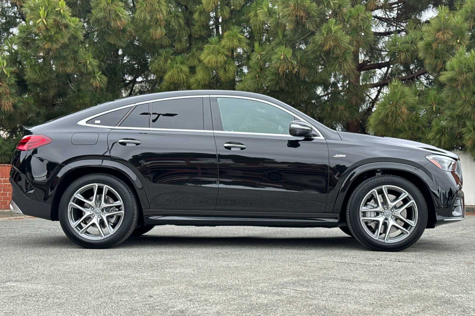 2025 Mercedes Benz GLE AMG 53 photo 3