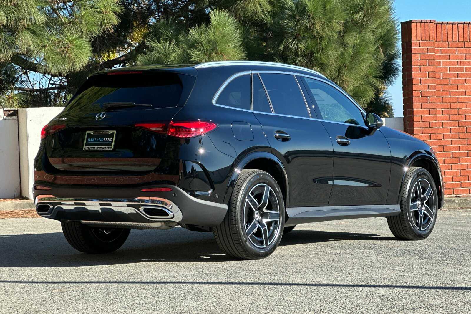 2026 Mercedes Benz GLC 300 photo 2
