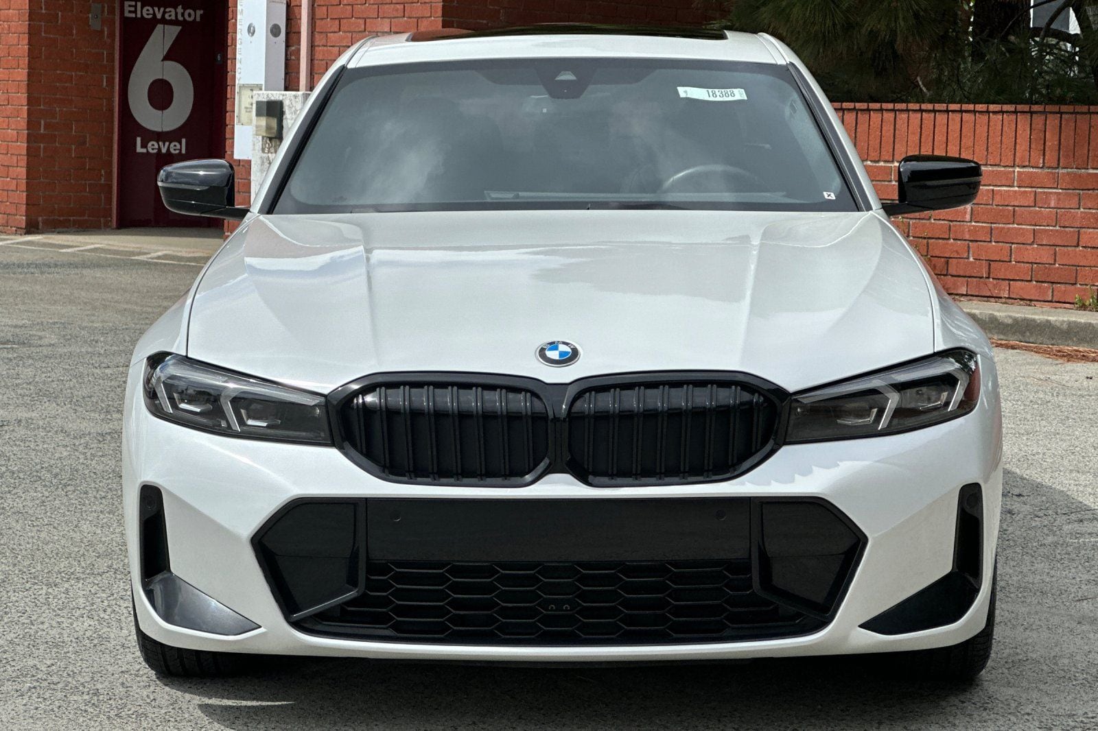 2023 BMW 3 Series 330i - Photo 9
