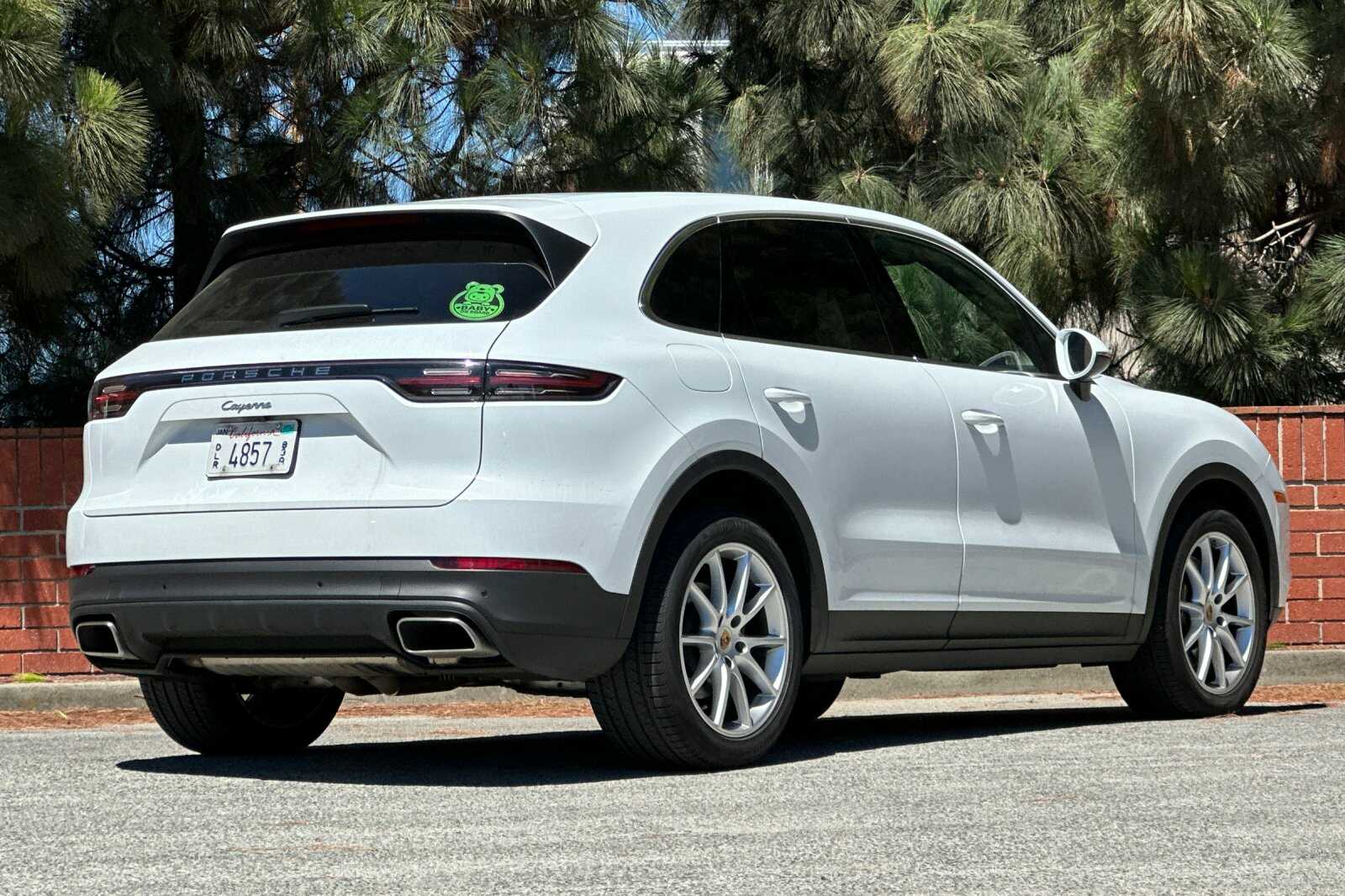 2023 Porsche Cayenne Platinum Edition photo 3