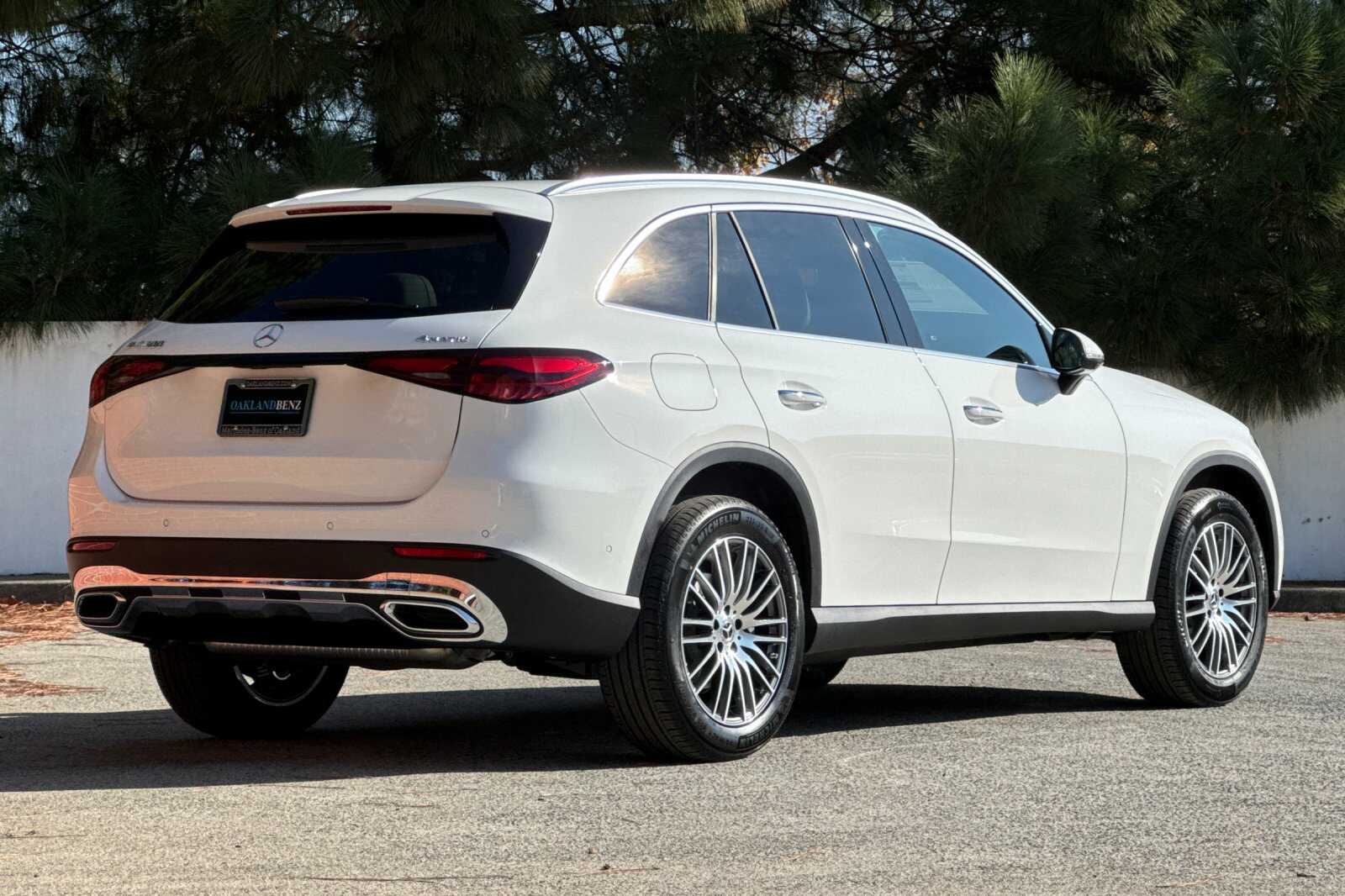 2026 Mercedes Benz GLC 300 4MATIC photo 4