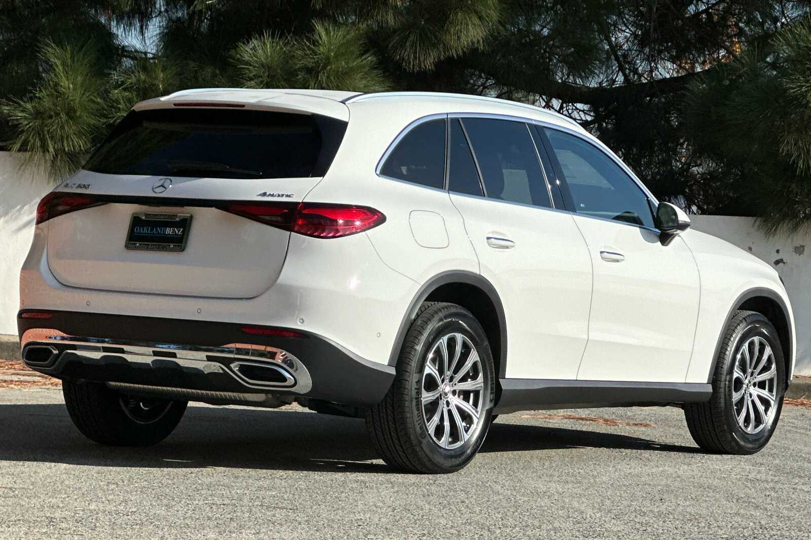 2026 Mercedes Benz GLC 300 4MATIC photo 4