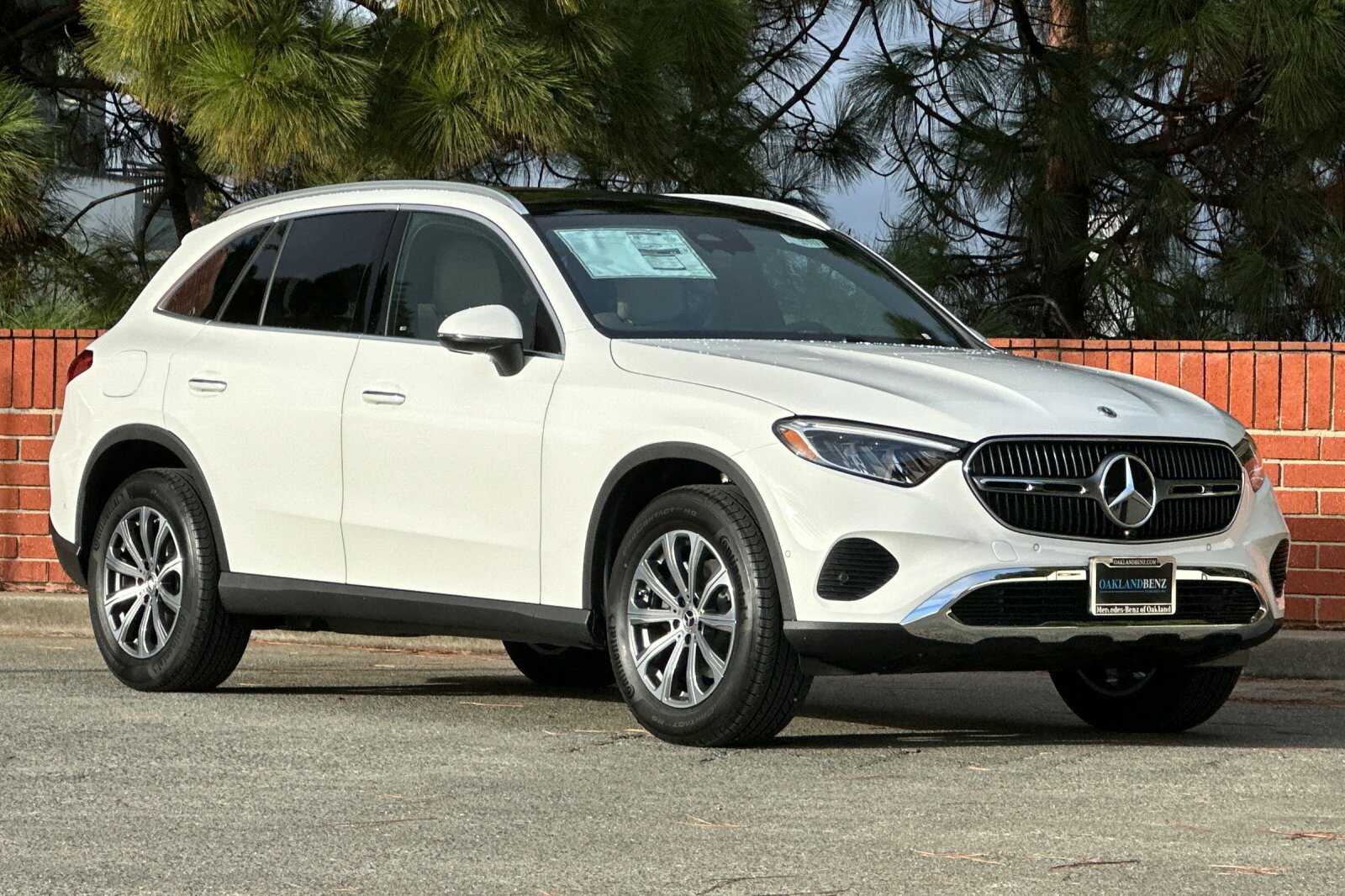 2026 Mercedes Benz GLC 300 4MATIC photo 2