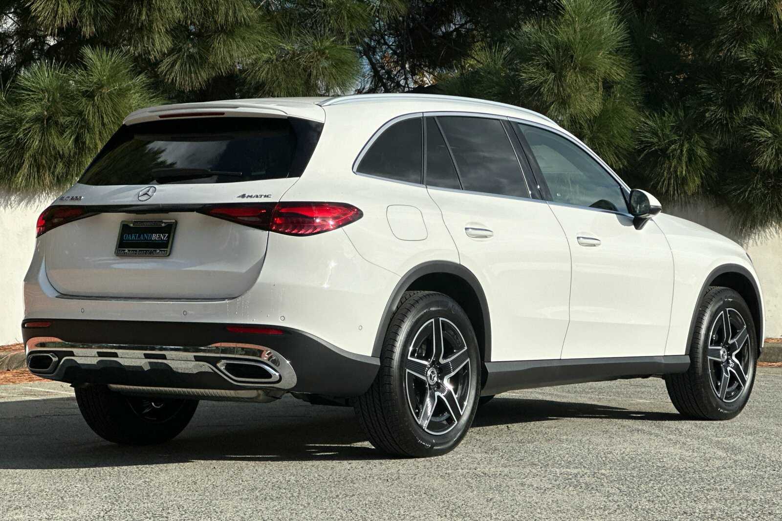 2026 Mercedes Benz GLC 300 4MATIC photo 2
