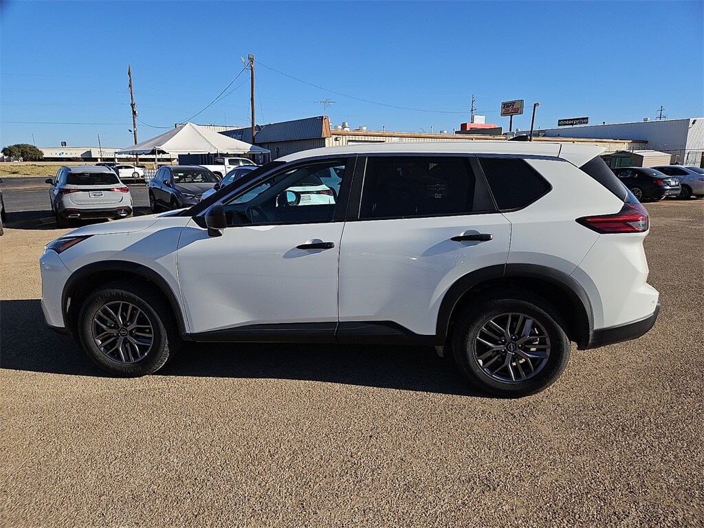 2024 Nissan Rogue S photo 2