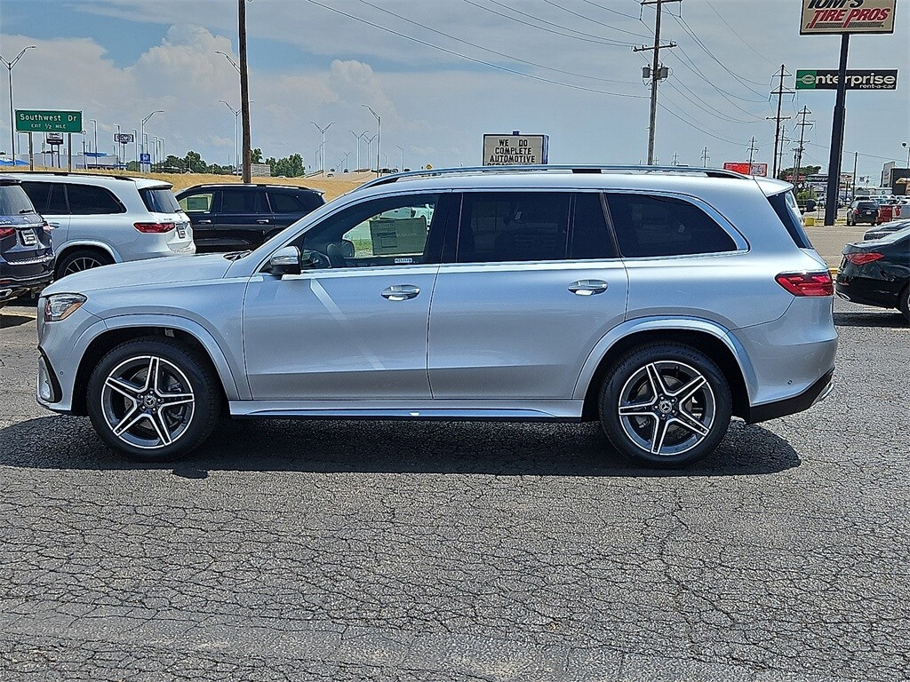 2025 Mercedes Benz GLS 450 4MATIC photo 3