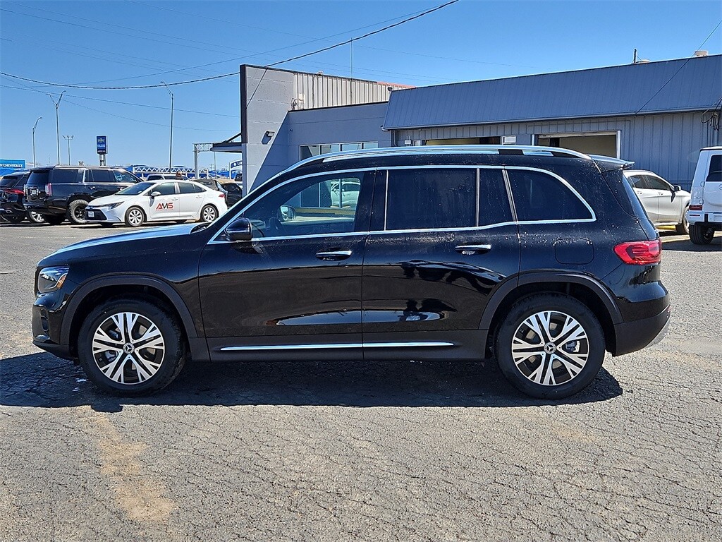 2025 Mercedes Benz GLB 250 photo 3