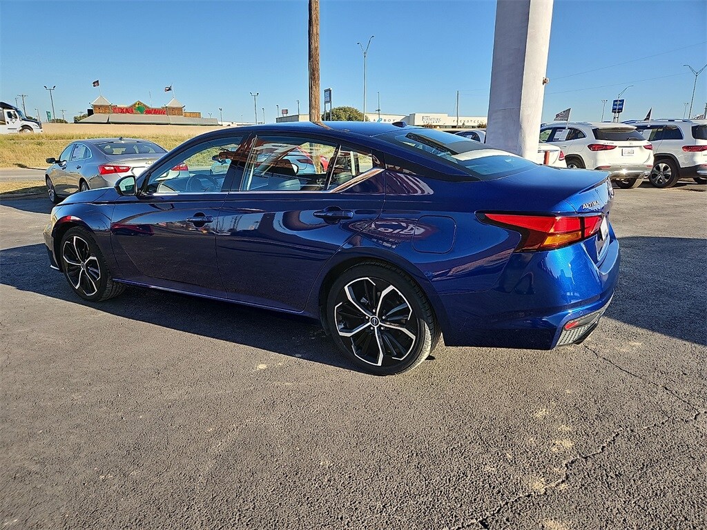 2024 Nissan Altima 2.5 SR photo 4