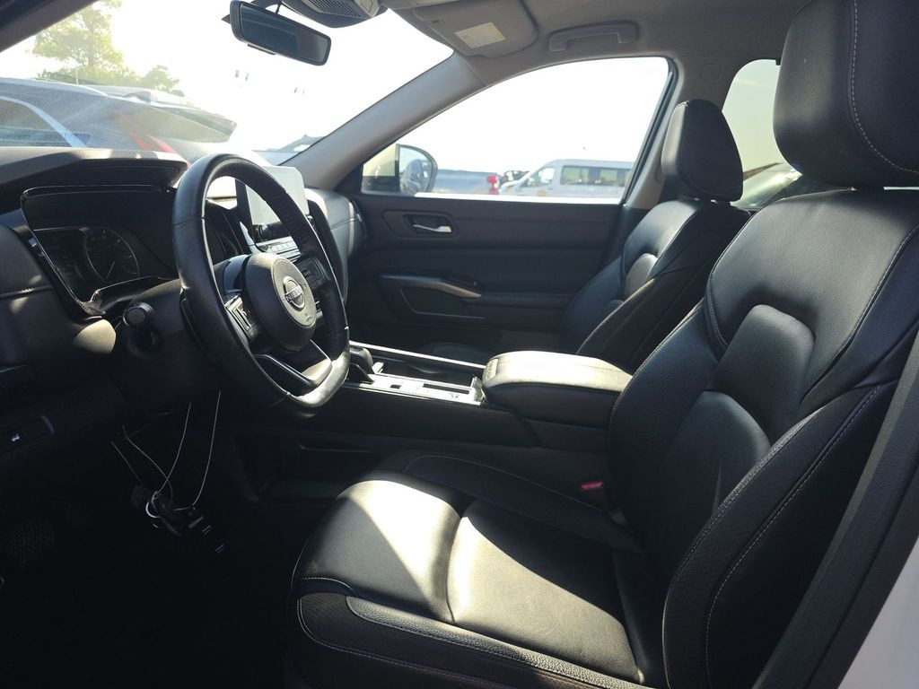 Used 2024 Nissan Pathfinder SL SUV