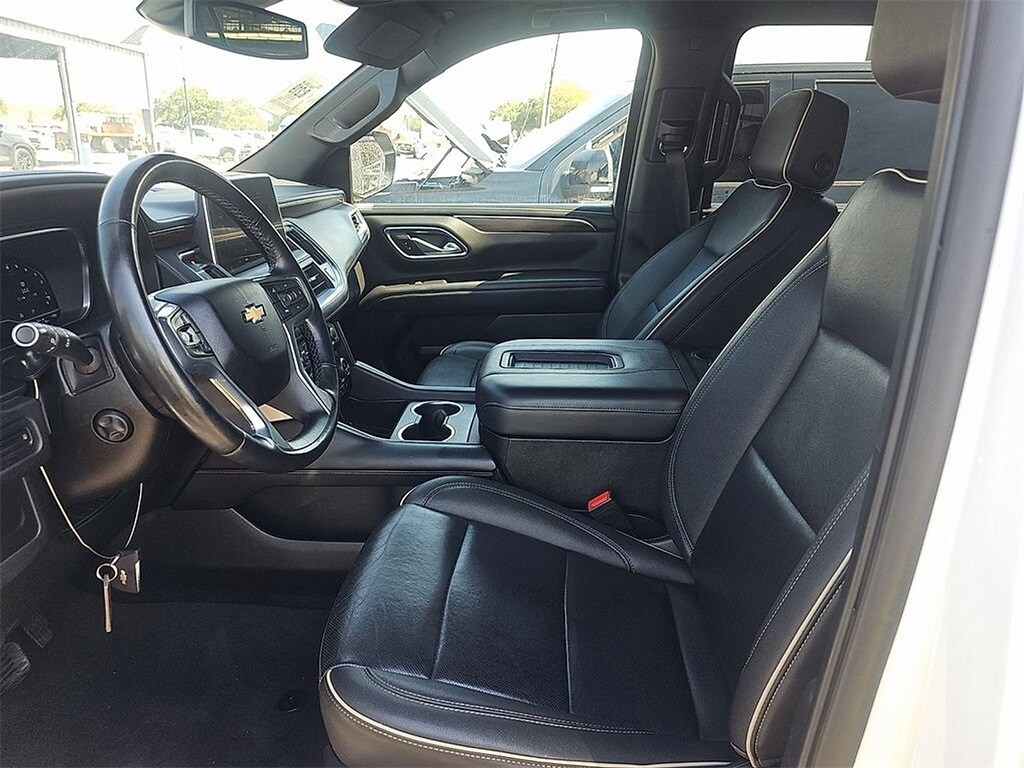 2023 Chevrolet Suburban Premier photo 3