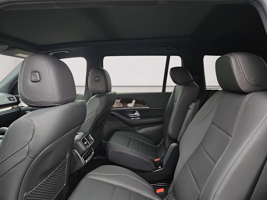 2025 Mercedes-Benz GLS Base - Photo 15