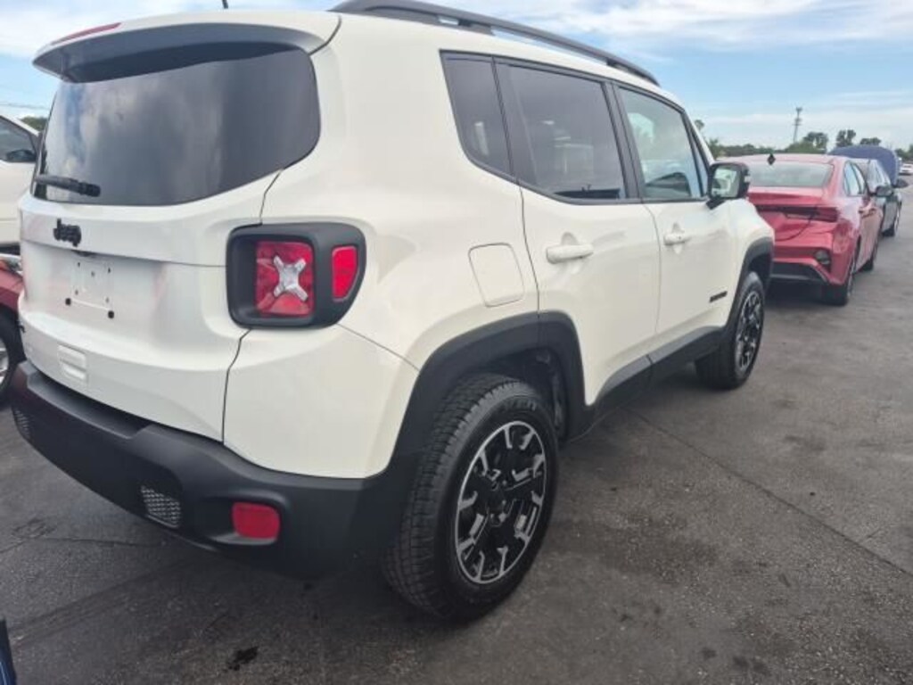 Used 2023 Jeep Renegade Latitude SUV