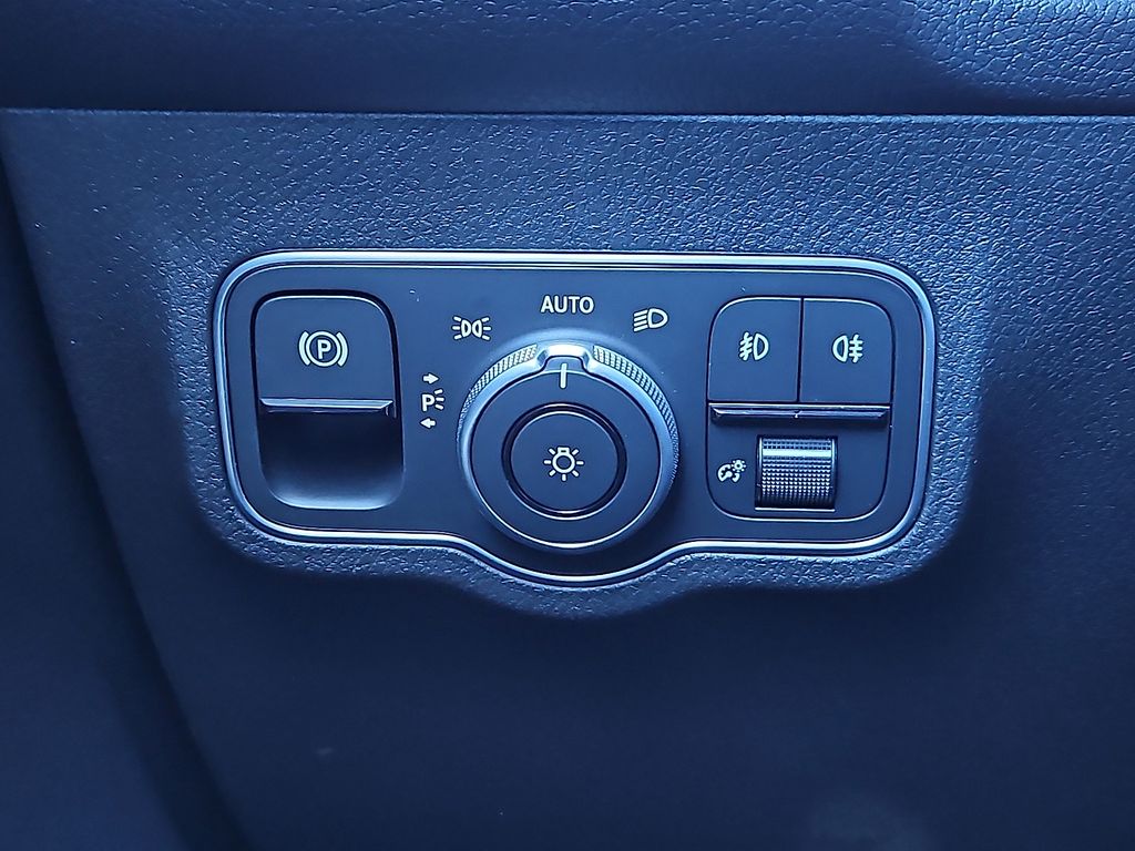 2025 Mercedes-Benz GLB Base - Photo 21