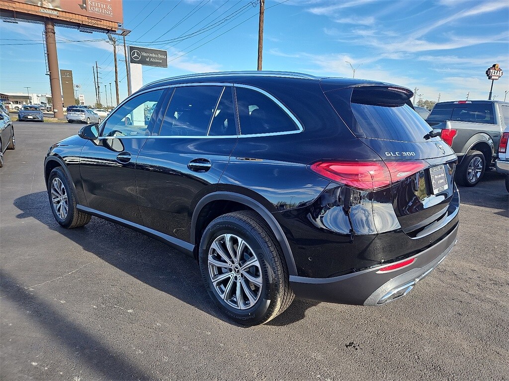 2026 Mercedes Benz GLC 300 photo 3