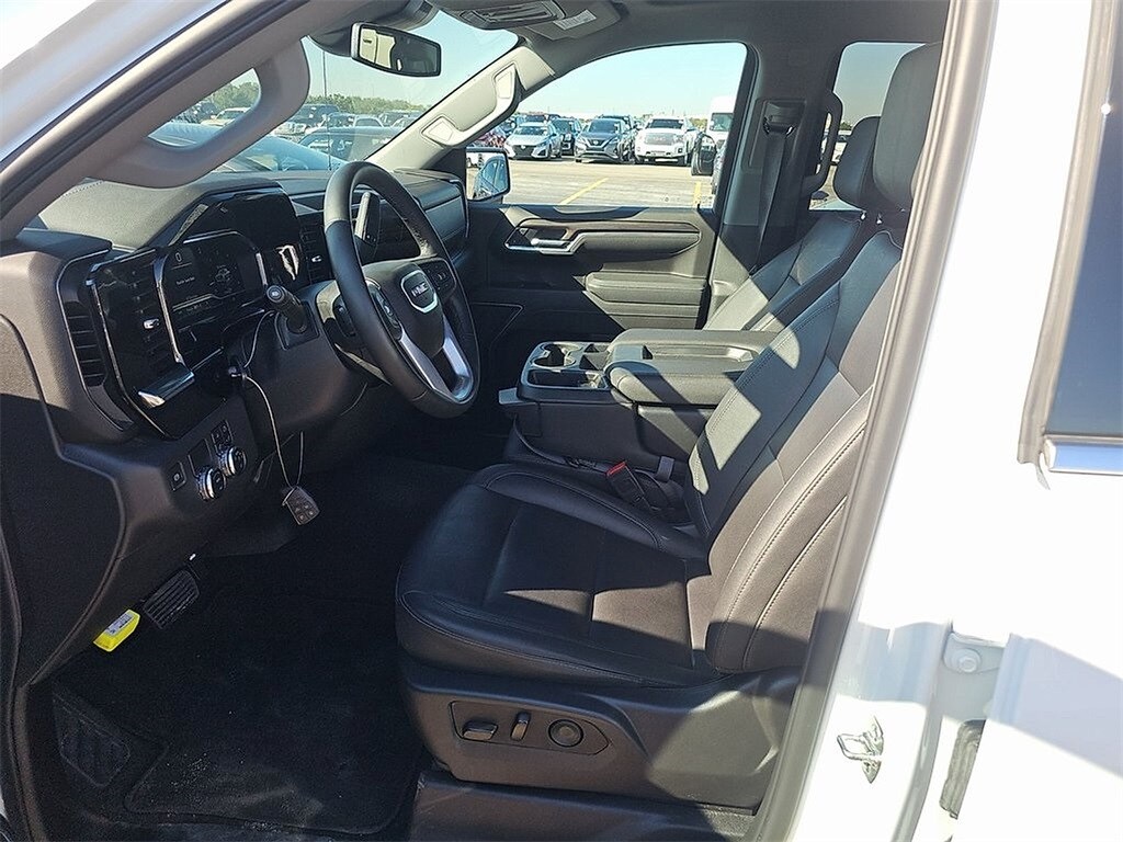 2025 Gmc Sierra 1500 SLT photo 3