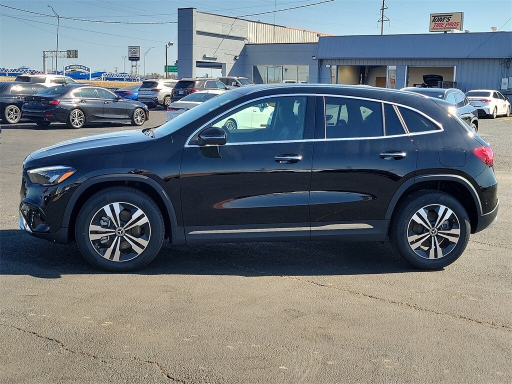 2025 Mercedes Benz GLA 250 4MATIC photo 2