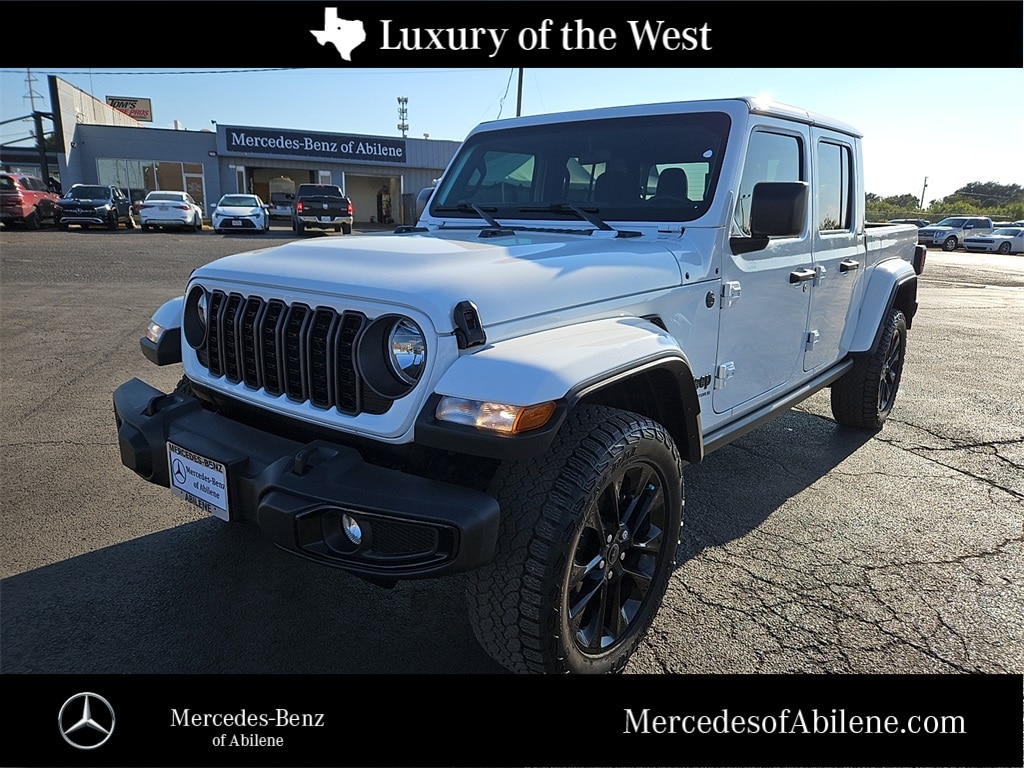 2024 Jeep Gladiator Nighthawk's photo