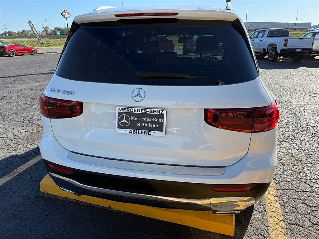 2025 Mercedes Benz GLB 250 photo 4
