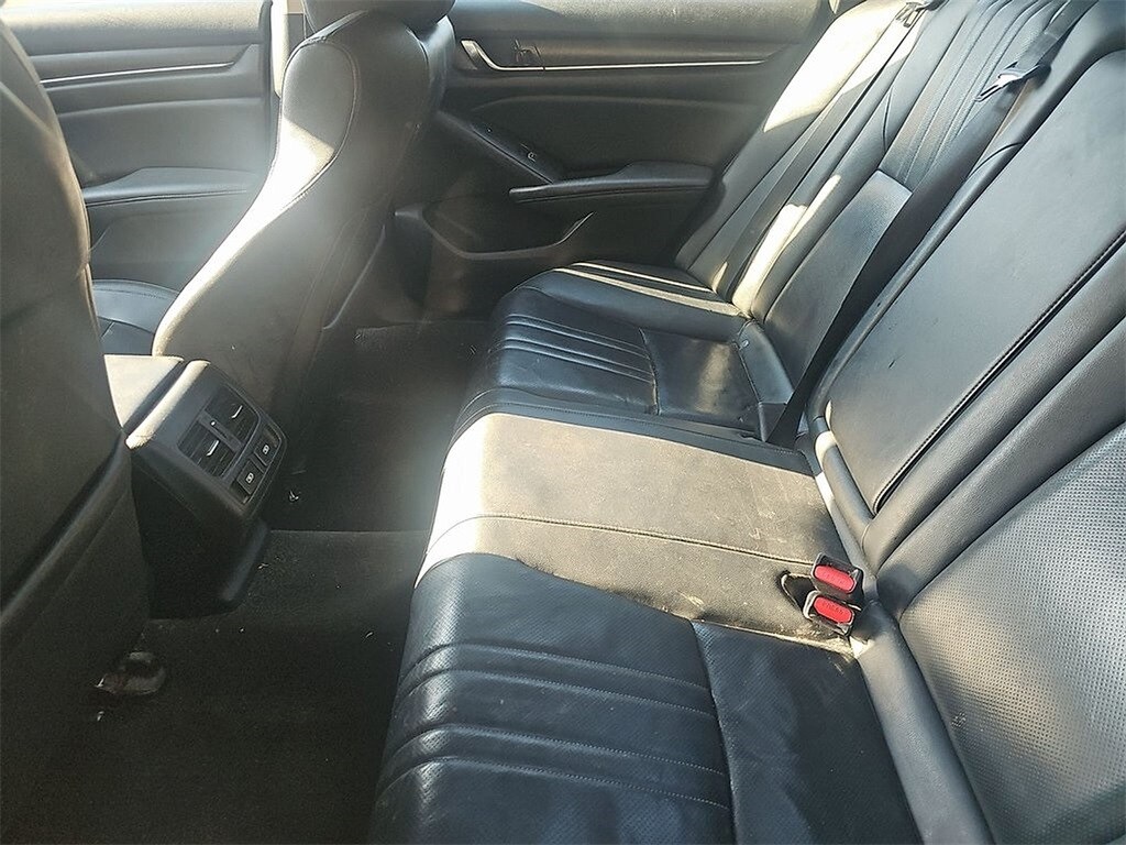 2022 Honda Accord Touring 2.0T photo 4