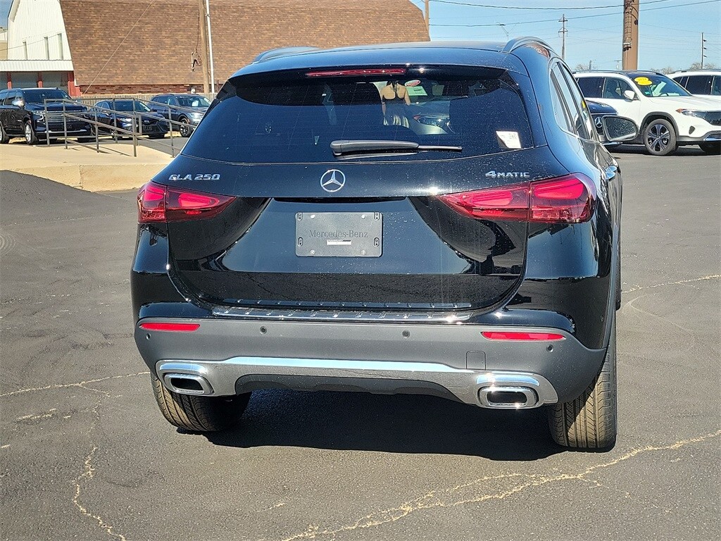 2025 Mercedes Benz GLA 250 4MATIC photo 4