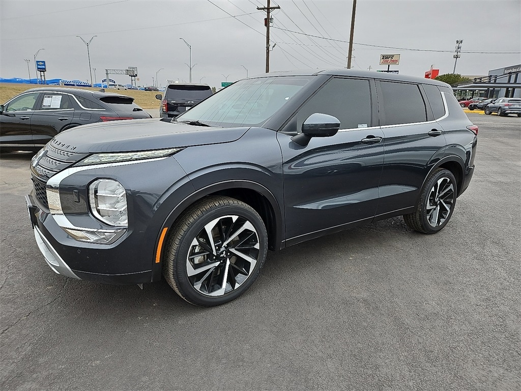 Used 2024 Mitsubishi Outlander SE SUV