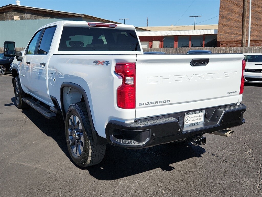 2024 Chevrolet Silverado 2500HD Custom photo 3