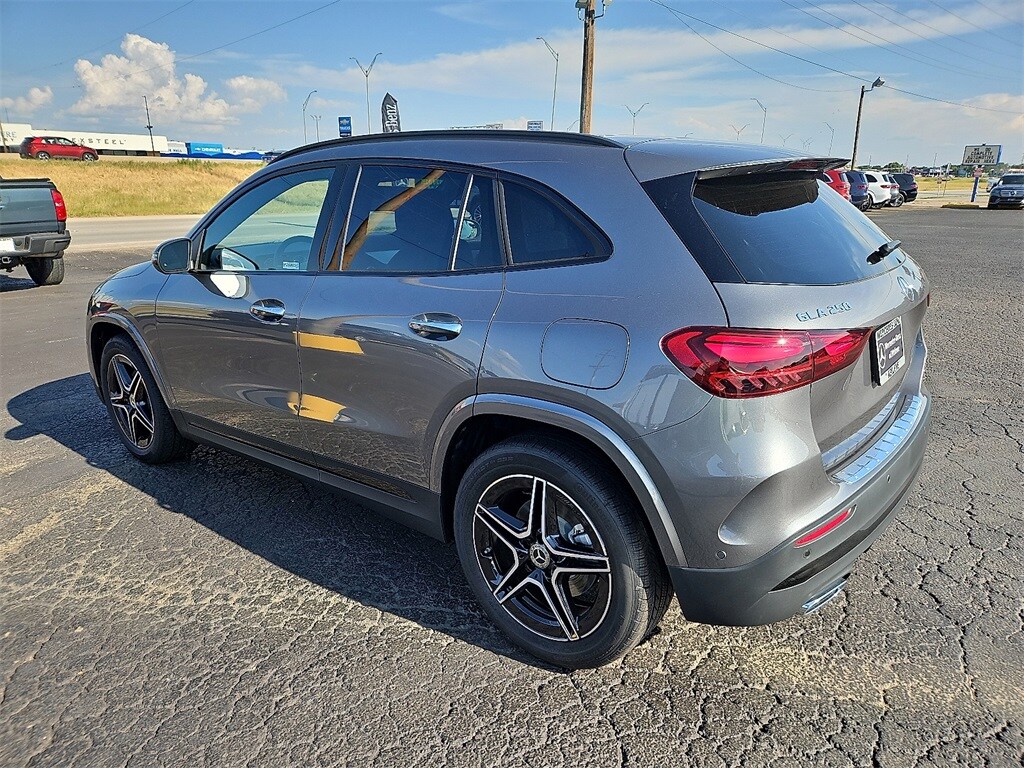 2026 Mercedes Benz GLA 250 photo 4