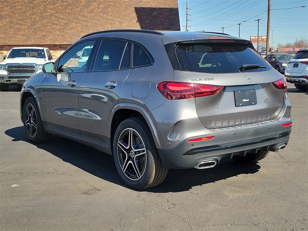 2025 Mercedes Benz GLA 250 photo 3