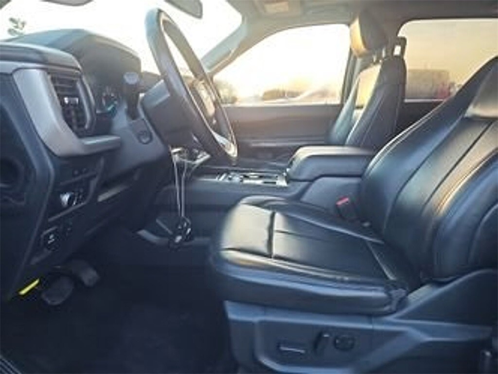 2022 Ford Expedition XLT photo 3