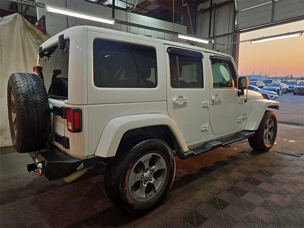 2017 Jeep Wrangler Unlimited Sahara photo 2