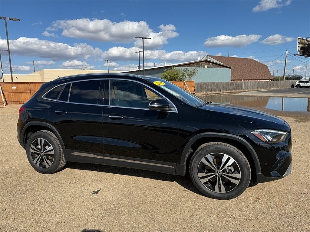 2025 Mercedes Benz GLA 250 photo 3