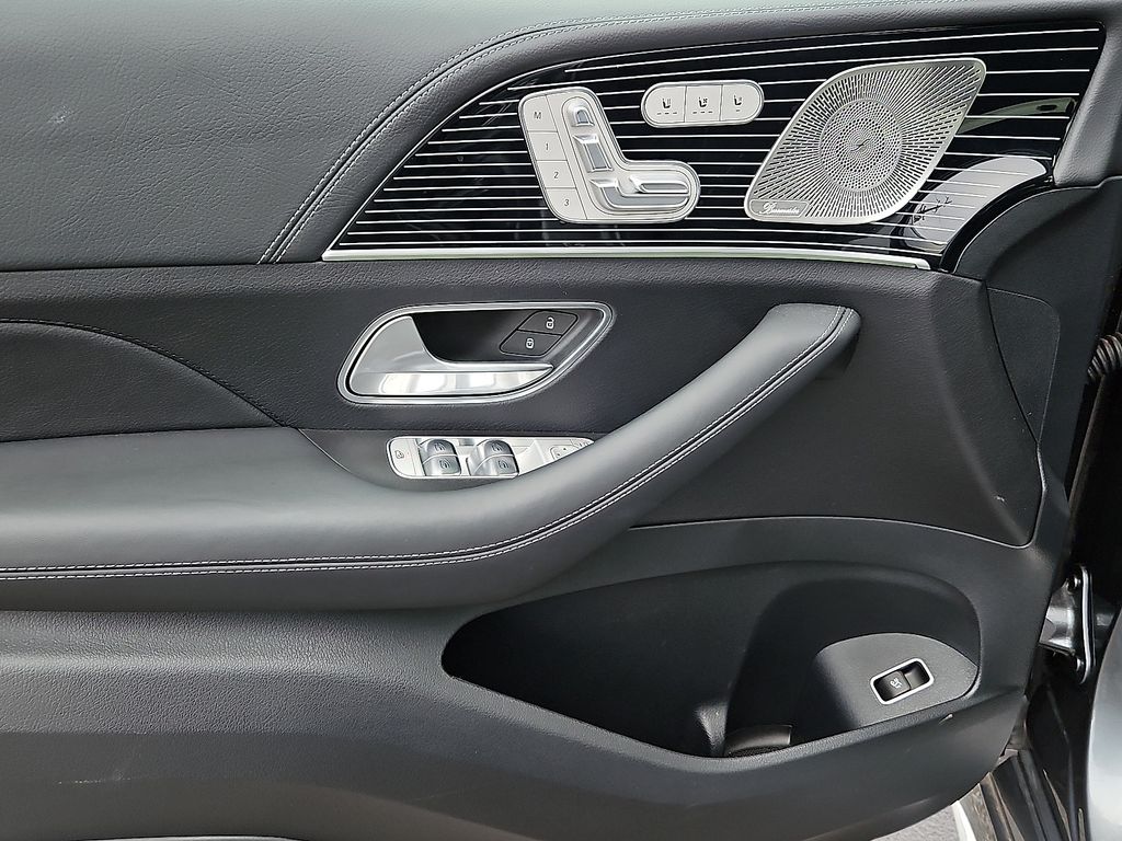 2025 Mercedes-Benz GLS Base - Photo 18
