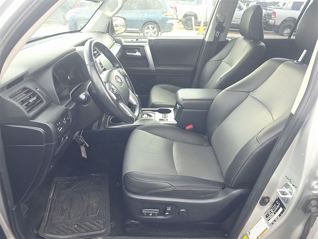 2024 Toyota 4Runner SR5 Premium photo 2
