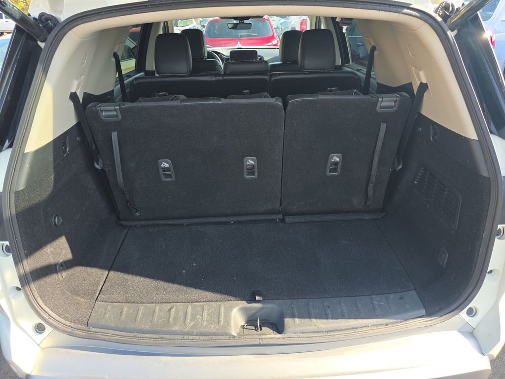 Used 2024 Nissan Pathfinder SL SUV