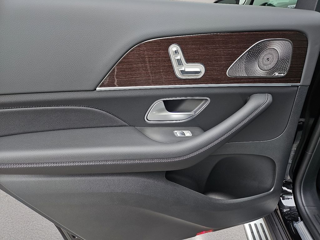 2025 Mercedes-Benz GLS Base - Photo 14
