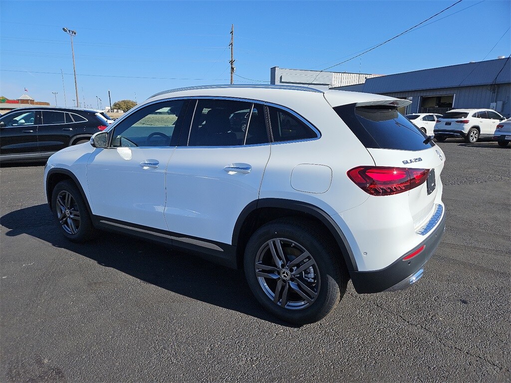 2025 Mercedes Benz GLA 250 photo 4
