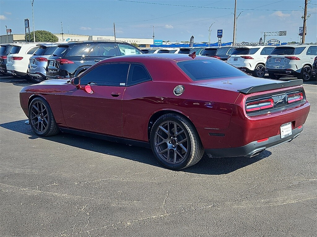 2017 Dodge Challenger R/T 392 photo 4