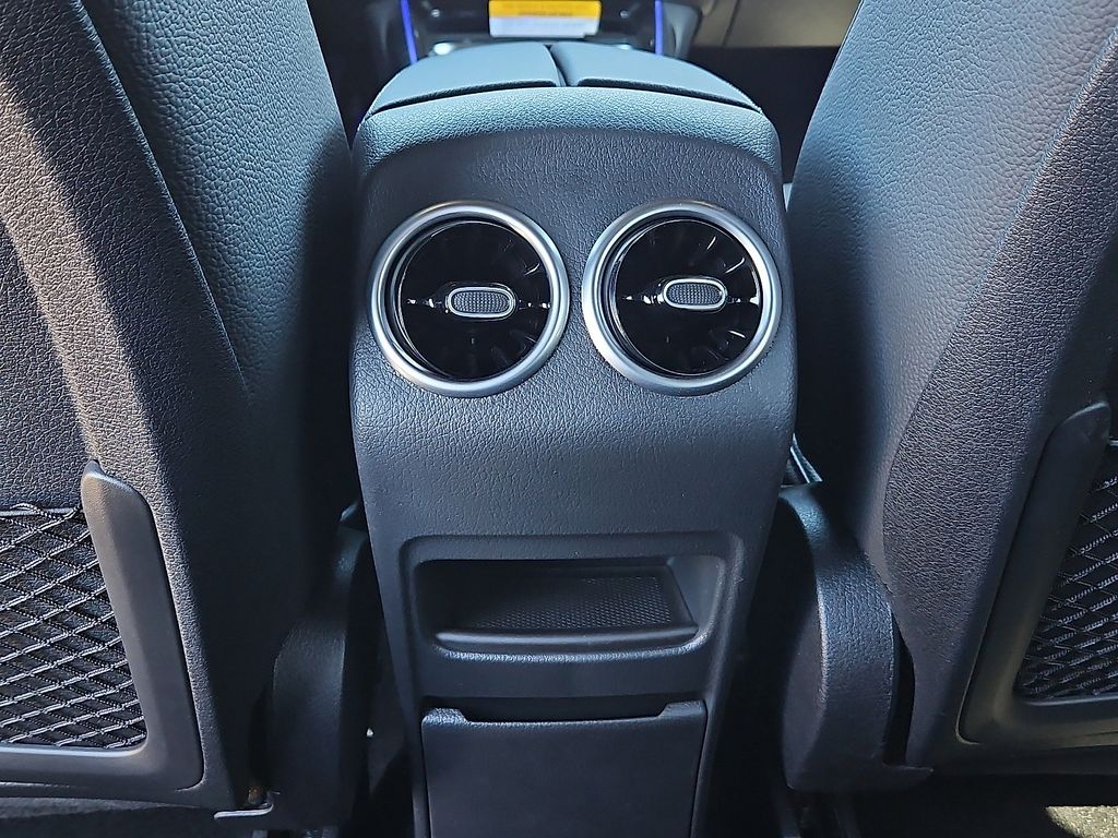 2025 Mercedes-Benz GLB Base - Photo 17