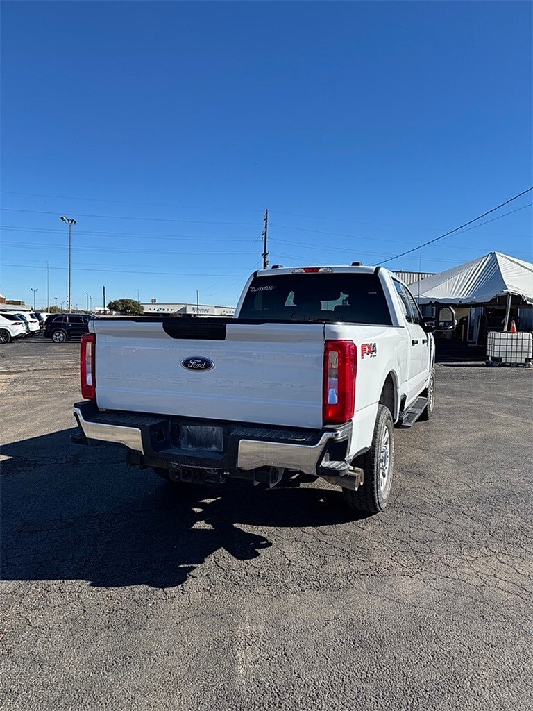 2024 Ford F-250 XLT photo 4