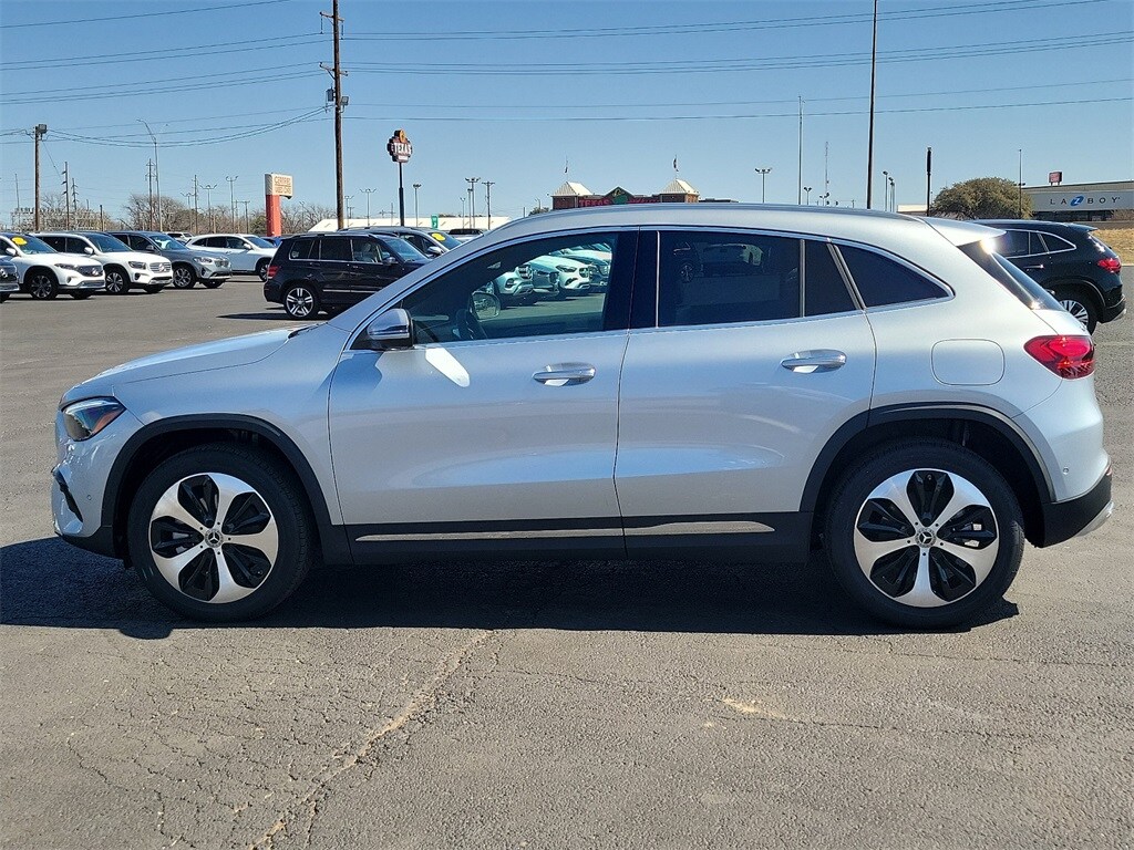 2025 Mercedes Benz GLA 250 photo 2