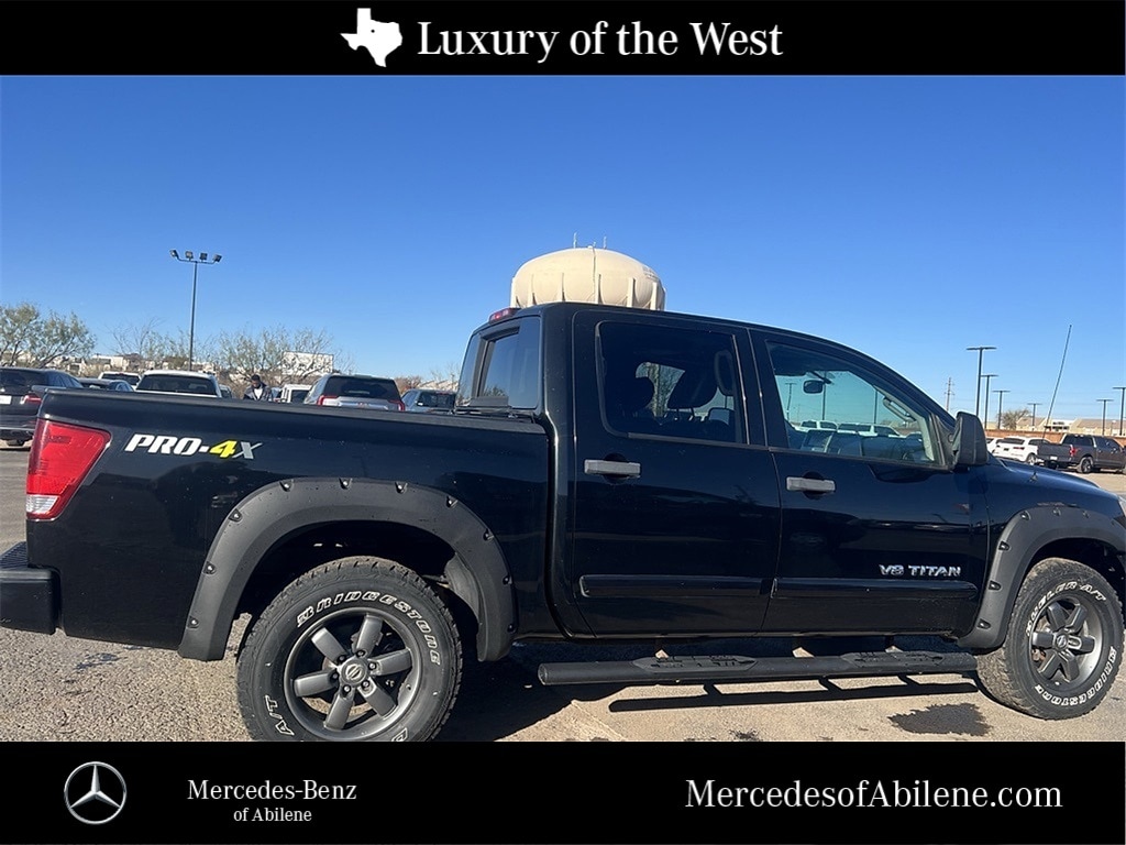 2015 Nissan Titan PRO-4X's photo