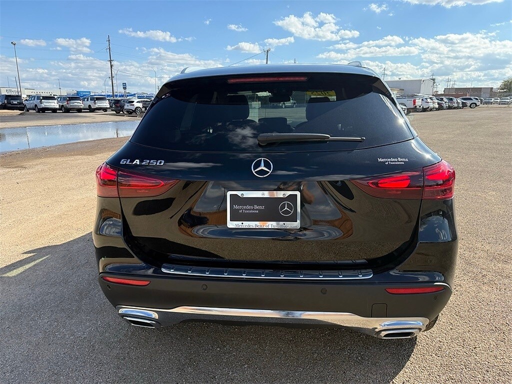 2025 Mercedes Benz GLA 250 photo 4
