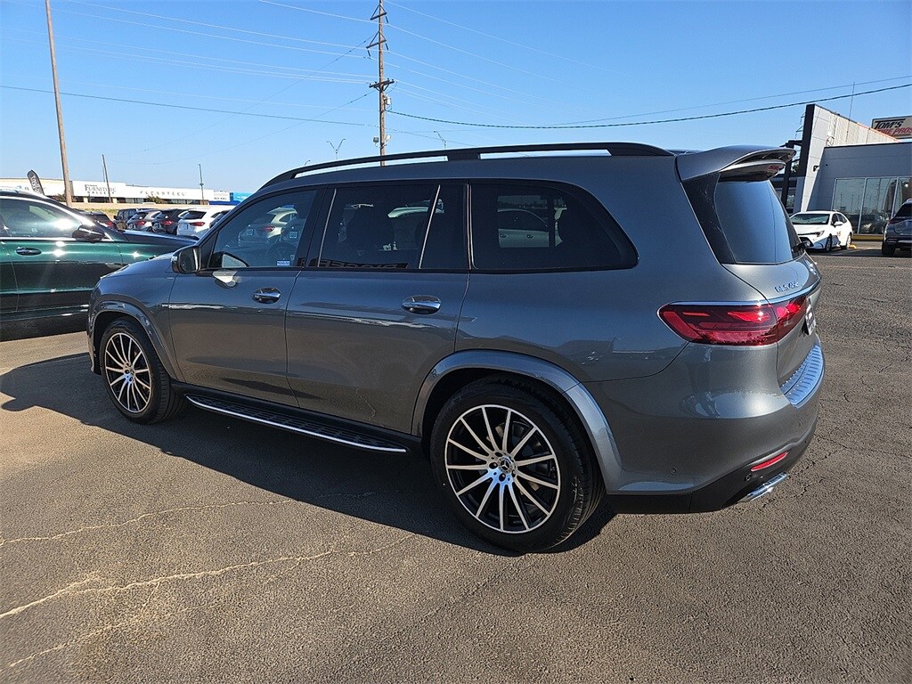 2026 Mercedes Benz GLS 450 4MATIC photo 2