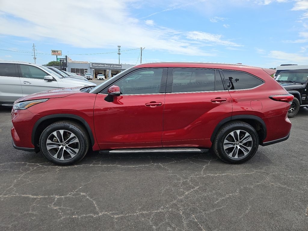 Used 2021 Toyota Highlander XLE SUV