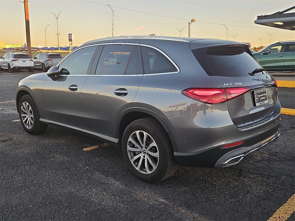 2023 Mercedes Benz GLC 300 4MATIC photo 4